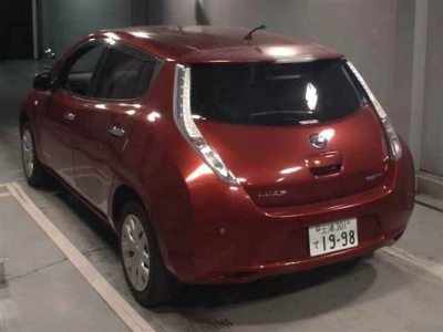 NISSAN LEAF