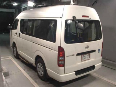 TOYOTA REGIUS VAN