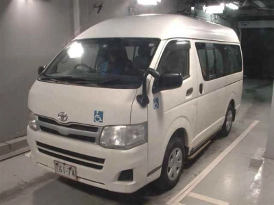 TOYOTA REGIUS VAN