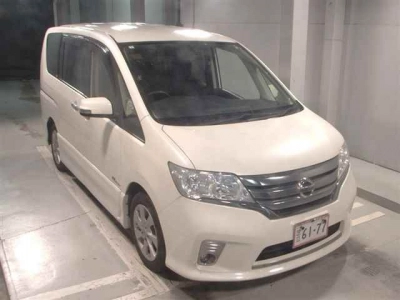NISSAN SERENA