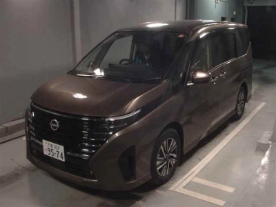 NISSAN SERENA