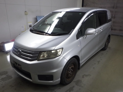 HONDA FREED SPIKE