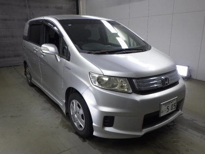HONDA FREED SPIKE