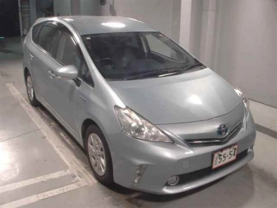 TOYOTA PRIUS ALPHA