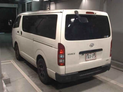 TOYOTA HIACE VAN