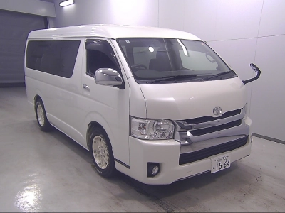 TOYOTA HIACE WAGON