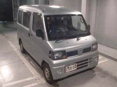 NISSAN CLIPPER VAN