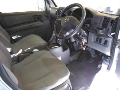 NISSAN CLIPPER VAN