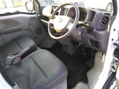 NISSAN NV100 CLIPPER