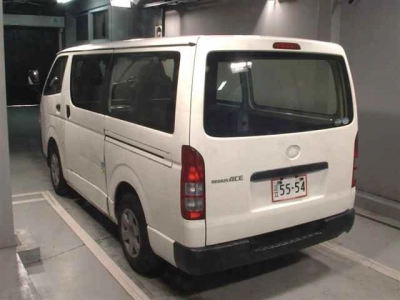 TOYOTA REGIUS VAN