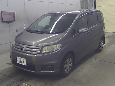 HONDA FREED SPIKE