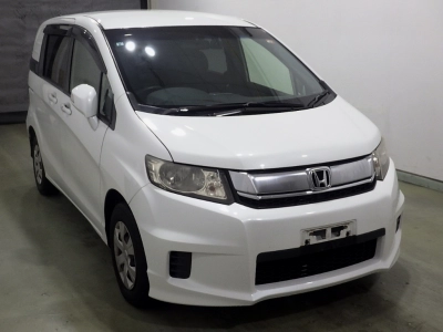 HONDA FREED SPIKE