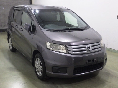 HONDA FREED SPIKE