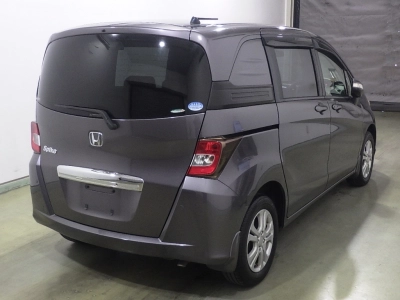 HONDA FREED SPIKE