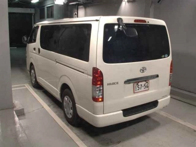 TOYOTA HIACE VAN