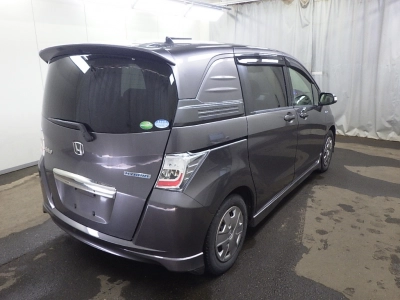 HONDA FREED SPIKE