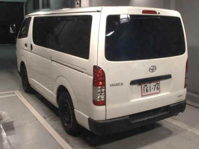 TOYOTA HIACE VAN