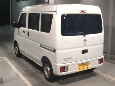NISSAN CLIPPER VAN