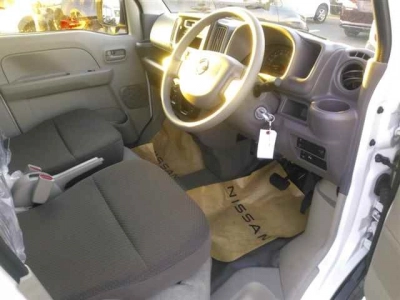 NISSAN CLIPPER VAN