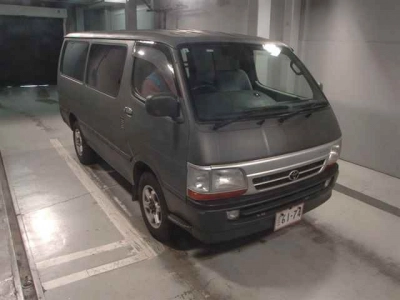 TOYOTA HIACE VAN