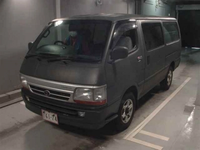 TOYOTA HIACE VAN
