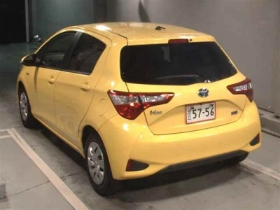 TOYOTA VITZ