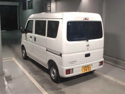 NISSAN CLIPPER VAN