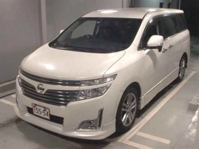 NISSAN ELGRAND