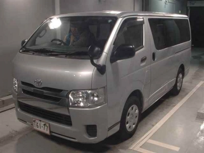 TOYOTA HIACE VAN