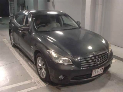 NISSAN FUGA
