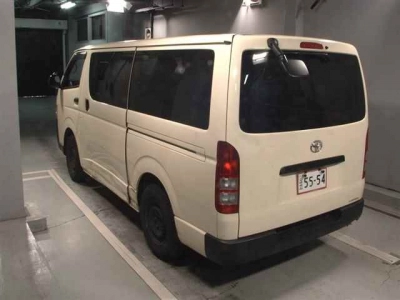 TOYOTA REGIUS VAN