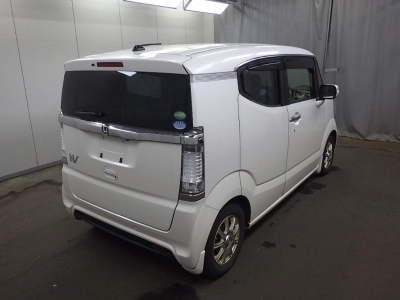 HONDA N-BOX SLASH