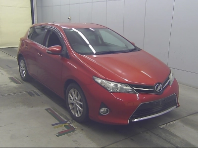 TOYOTA AURIS