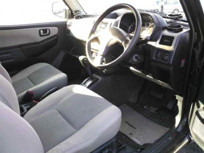 MITSUBISHI PAJERO MINI