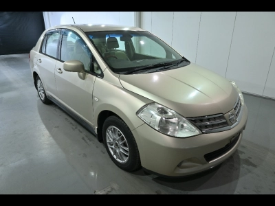 NISSAN TIIDA LATIO