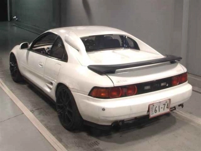 TOYOTA MR2