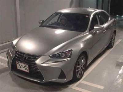 LEXUS IS