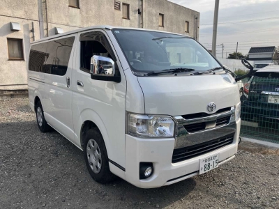 TOYOTA HIACE VAN