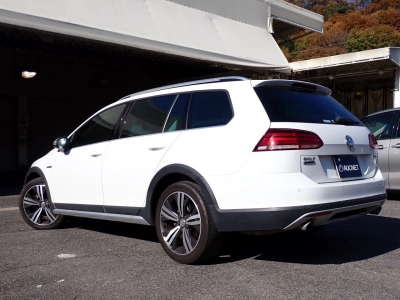 VOLKSWAGEN GOLF ALLTRACK