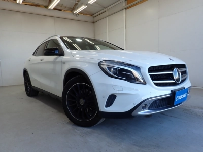 MERCEDES BENZ GLA