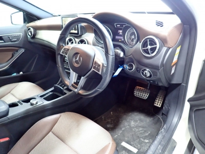 MERCEDES BENZ GLA
