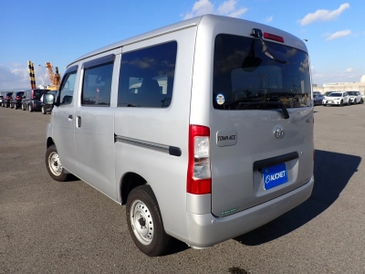 TOYOTA TOWN ACE VAN