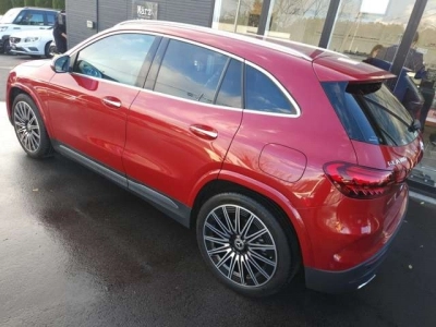 MERCEDES BENZ GLA