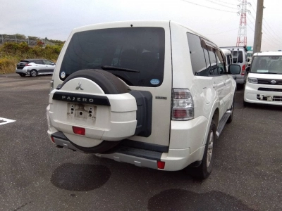MITSUBISHI PAJERO