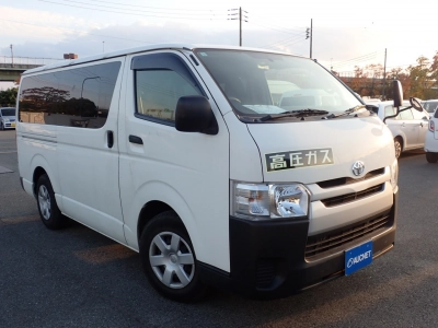 TOYOTA REGIUS VAN