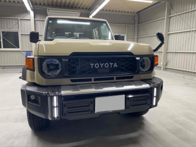 TOYOTA LAND CRUISER 70