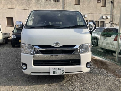 TOYOTA HIACE VAN