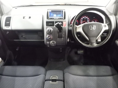 HONDA MOBILIO SPIKE