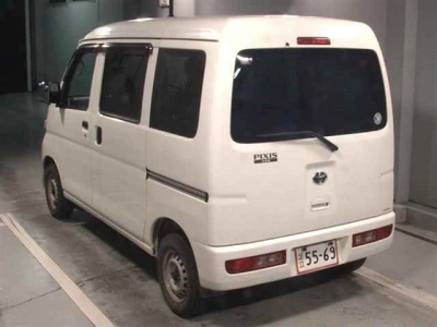 TOYOTA PIXIS VAN
