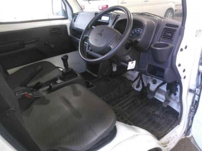 MITSUBISHI MINICAB